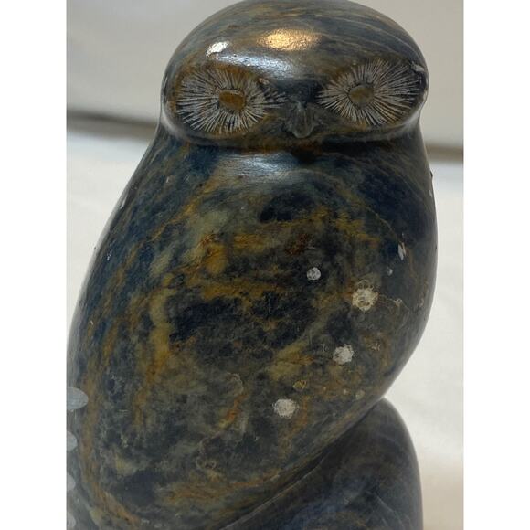 Large Native Chippewa Carved Stone Owl Sculpture By Chuck Poupart - Picture 6 of 15